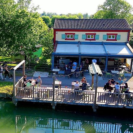 Une Bouteille Au Canal Dieupentale Bagian luar foto